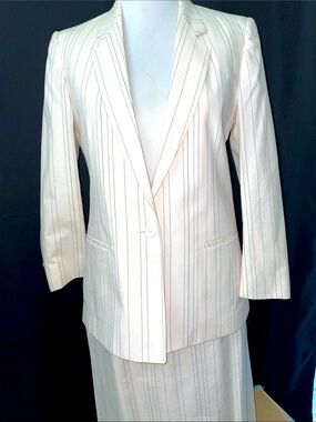 Women’s VINTAGE EUC MADE IN USA 2-Piece Suit Sz 8 Single Button Blazer